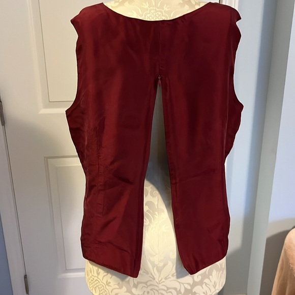 Laura Leigh Ltd. Collections sz 12 100% silk sleeveless top w/ zipper in the bak - Picture 3 of 4